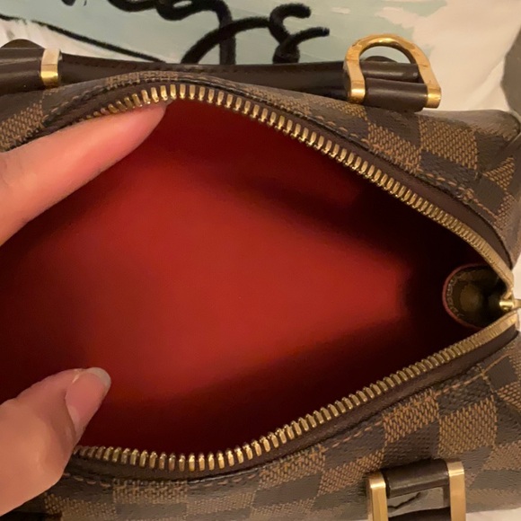 Louis Vuitton - Picture 8 of 10